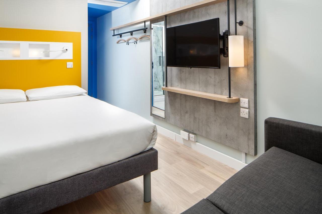 Double Room No Window