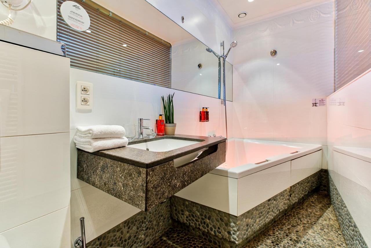Marvelous Room Spa Bath