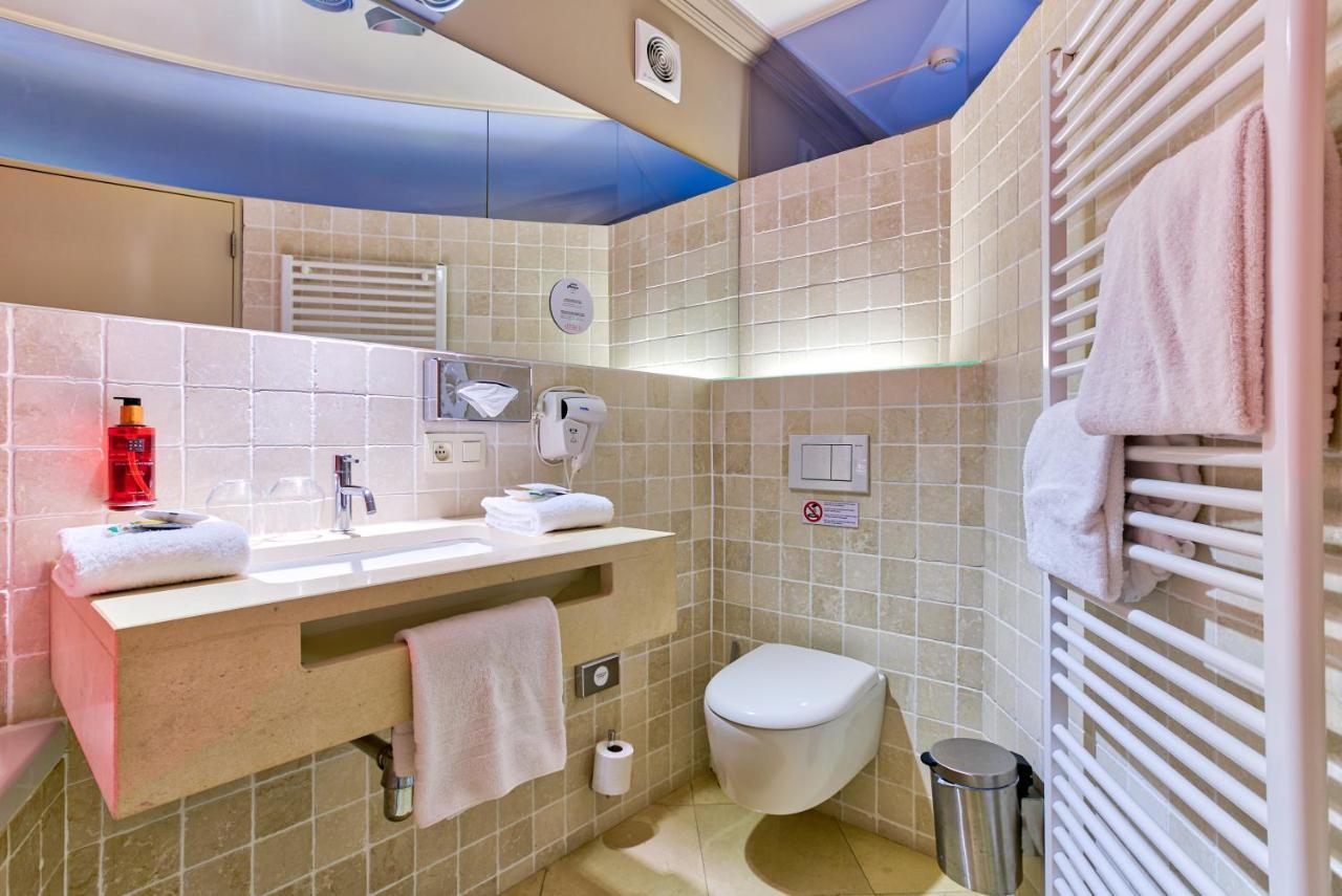 Marvelous Room Spa Bath