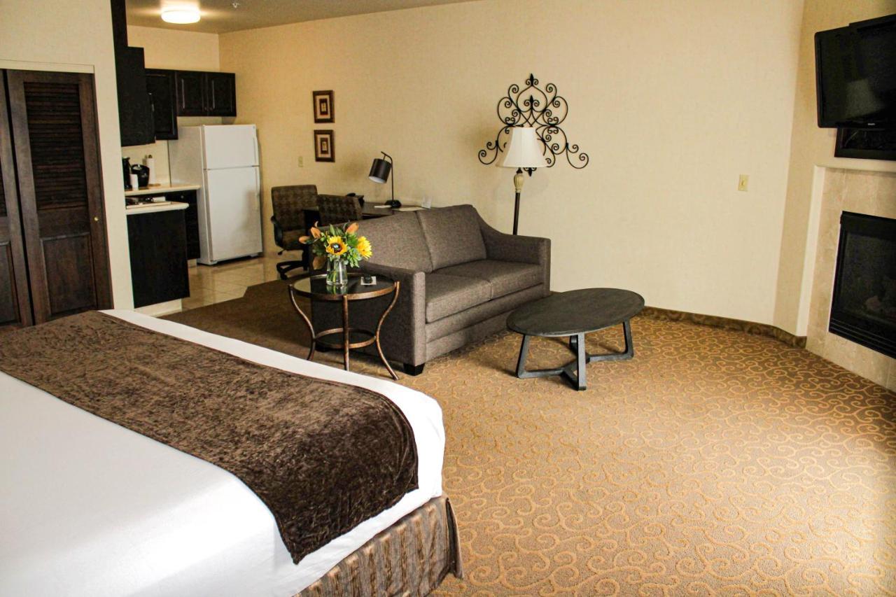 Balcony Extended King Suite