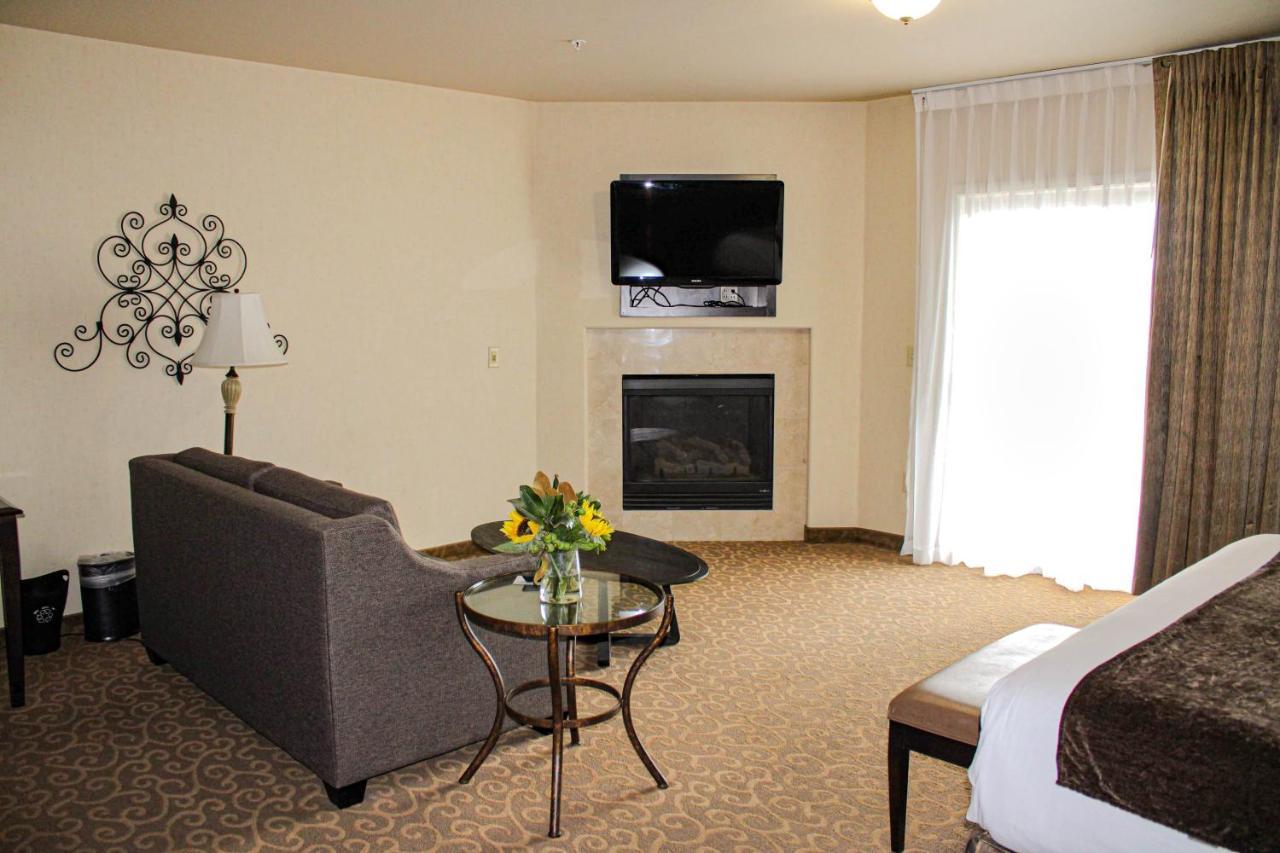 Balcony Extended King Suite