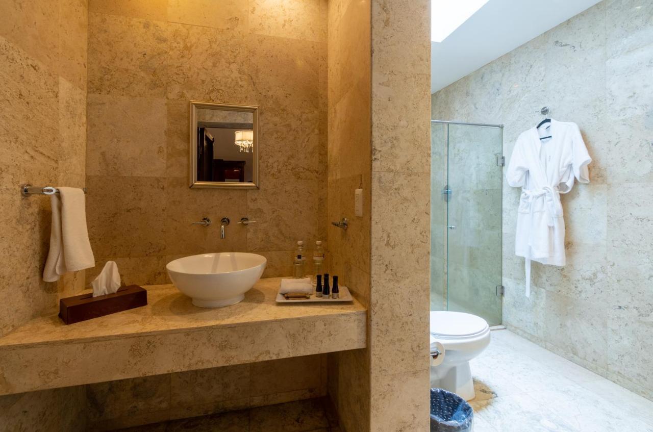 Standard Double Suite