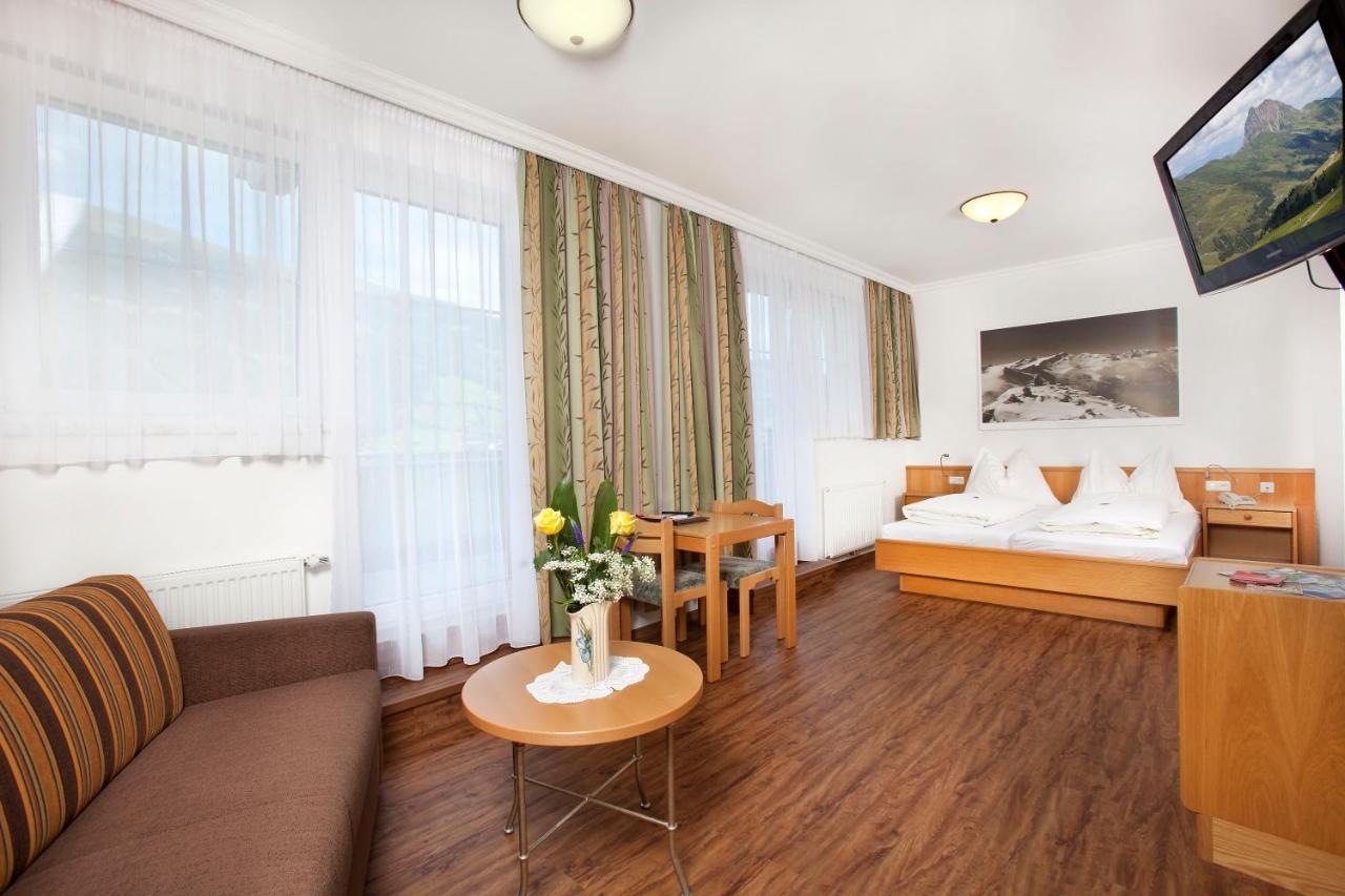 Großes Doppelzimmer