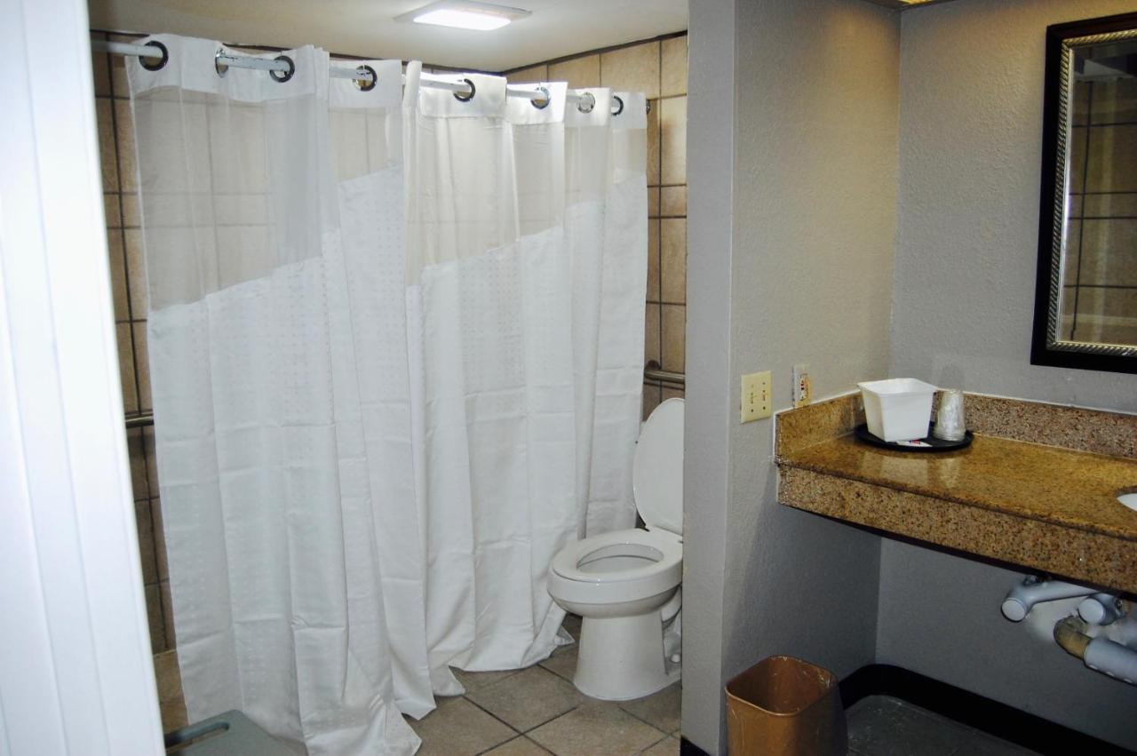 Deluxe King Room Non-Smoking