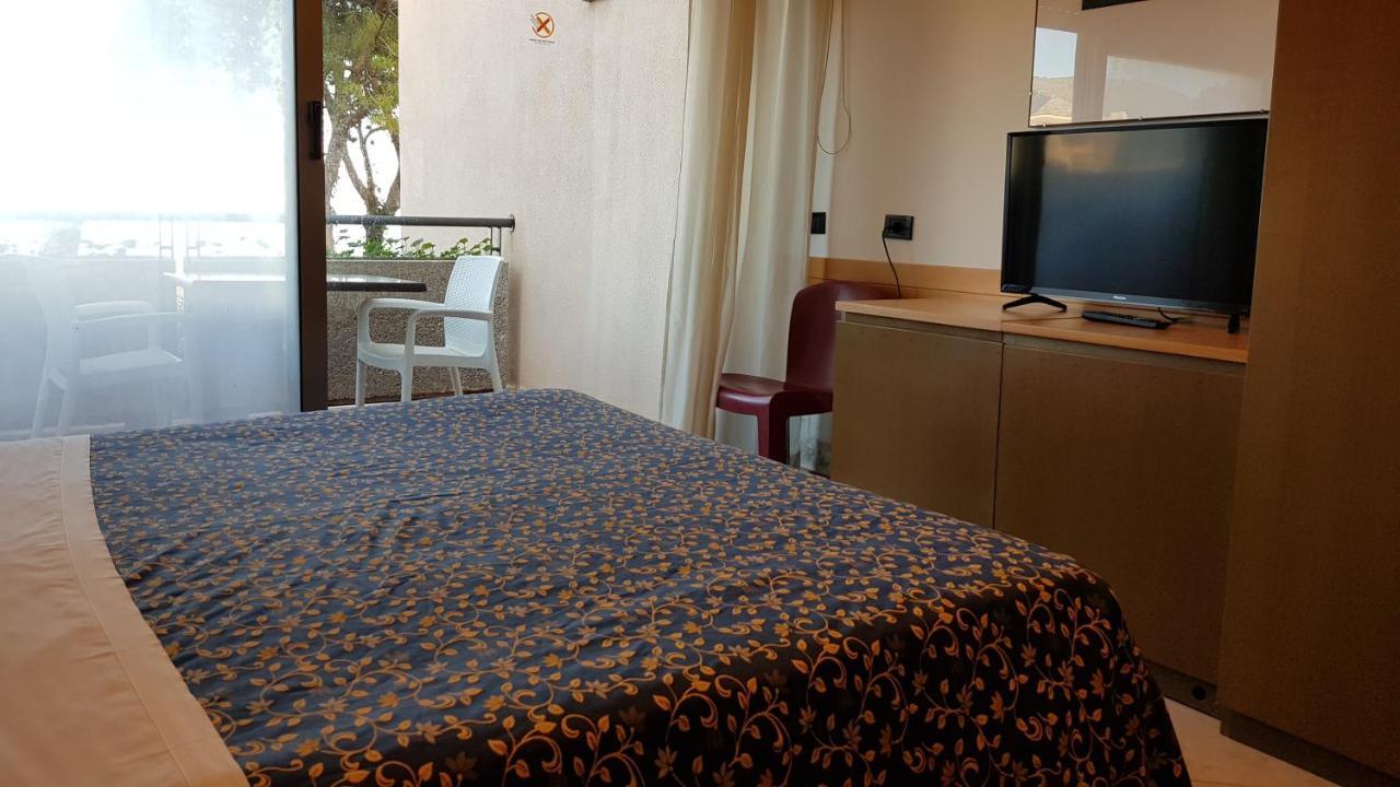 Double or Twin Room Sea View