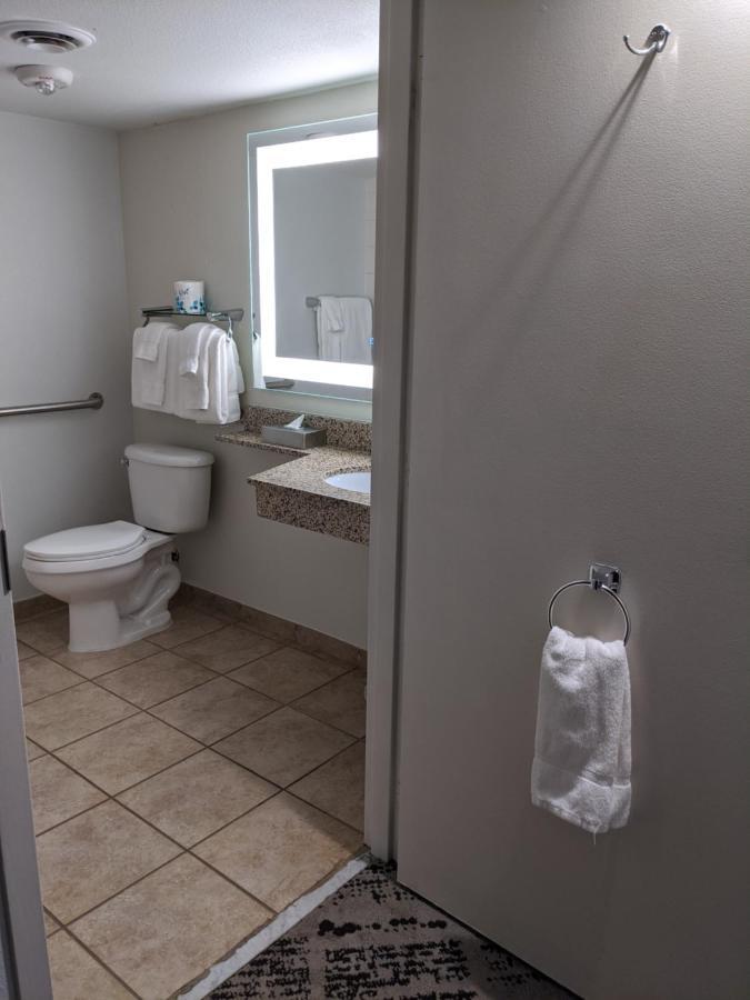 Queen Room - Disability Access/Non-Smoking