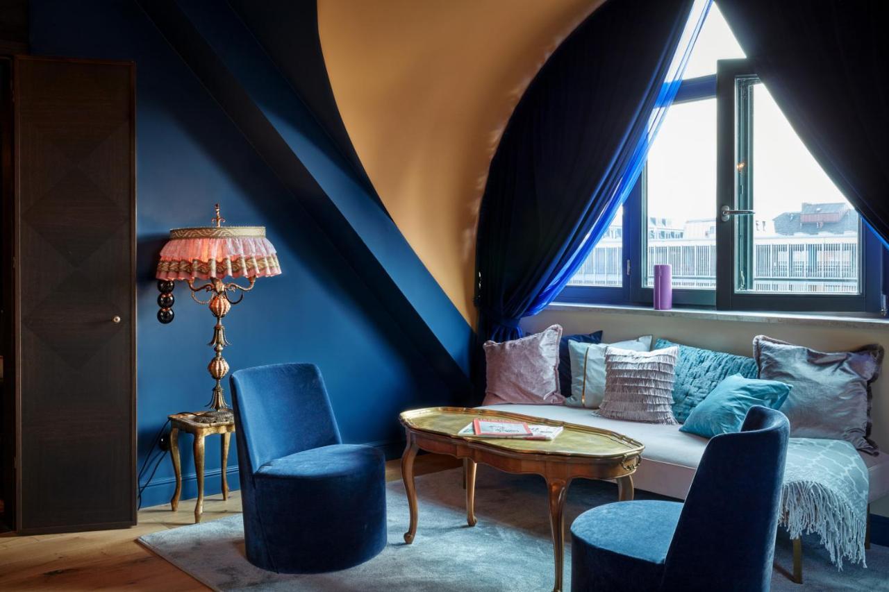 Swan Suite