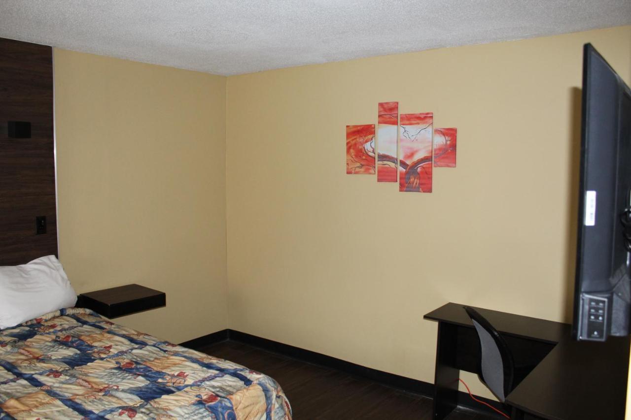 1 King Bed