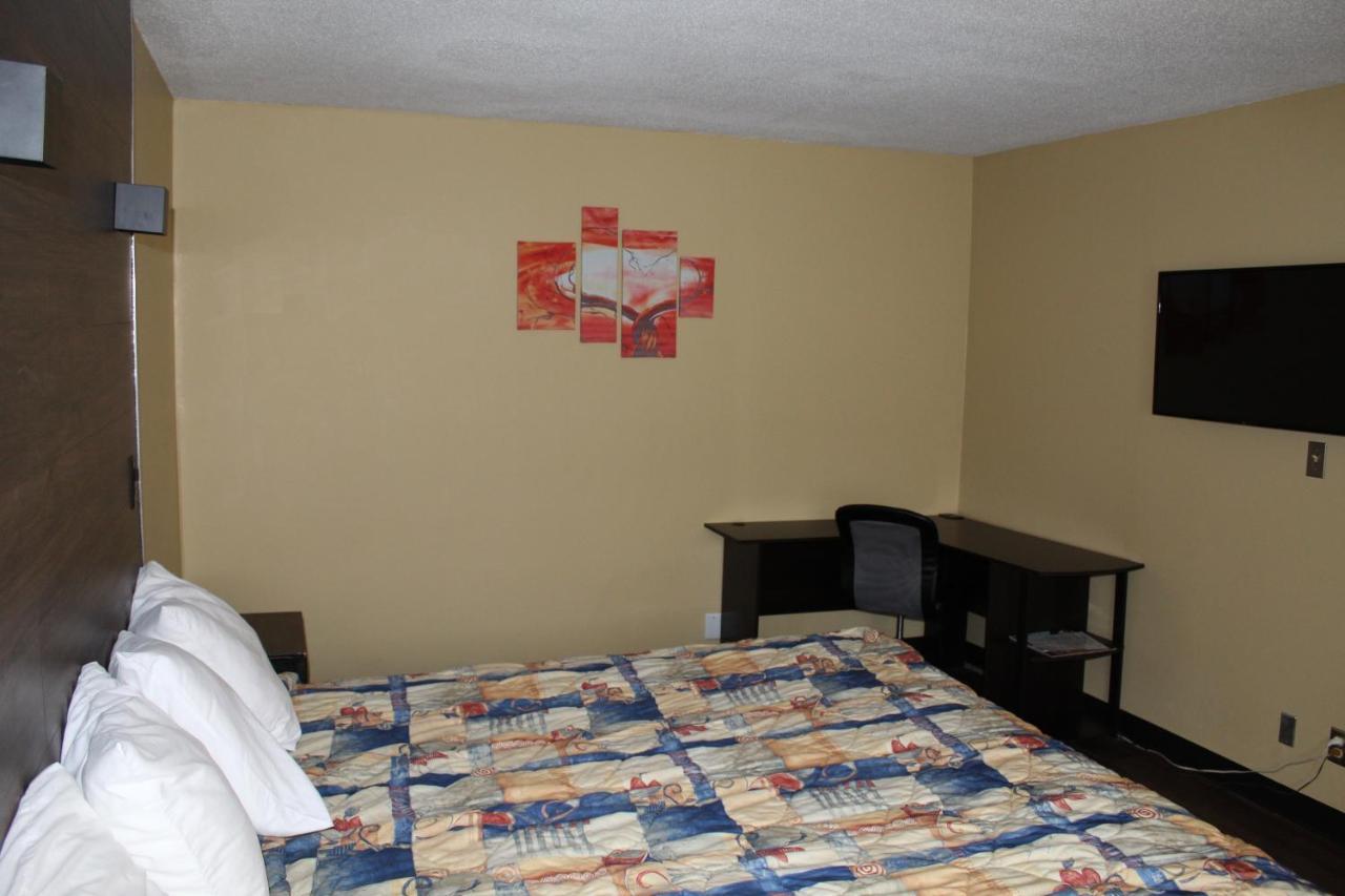 1 King Bed