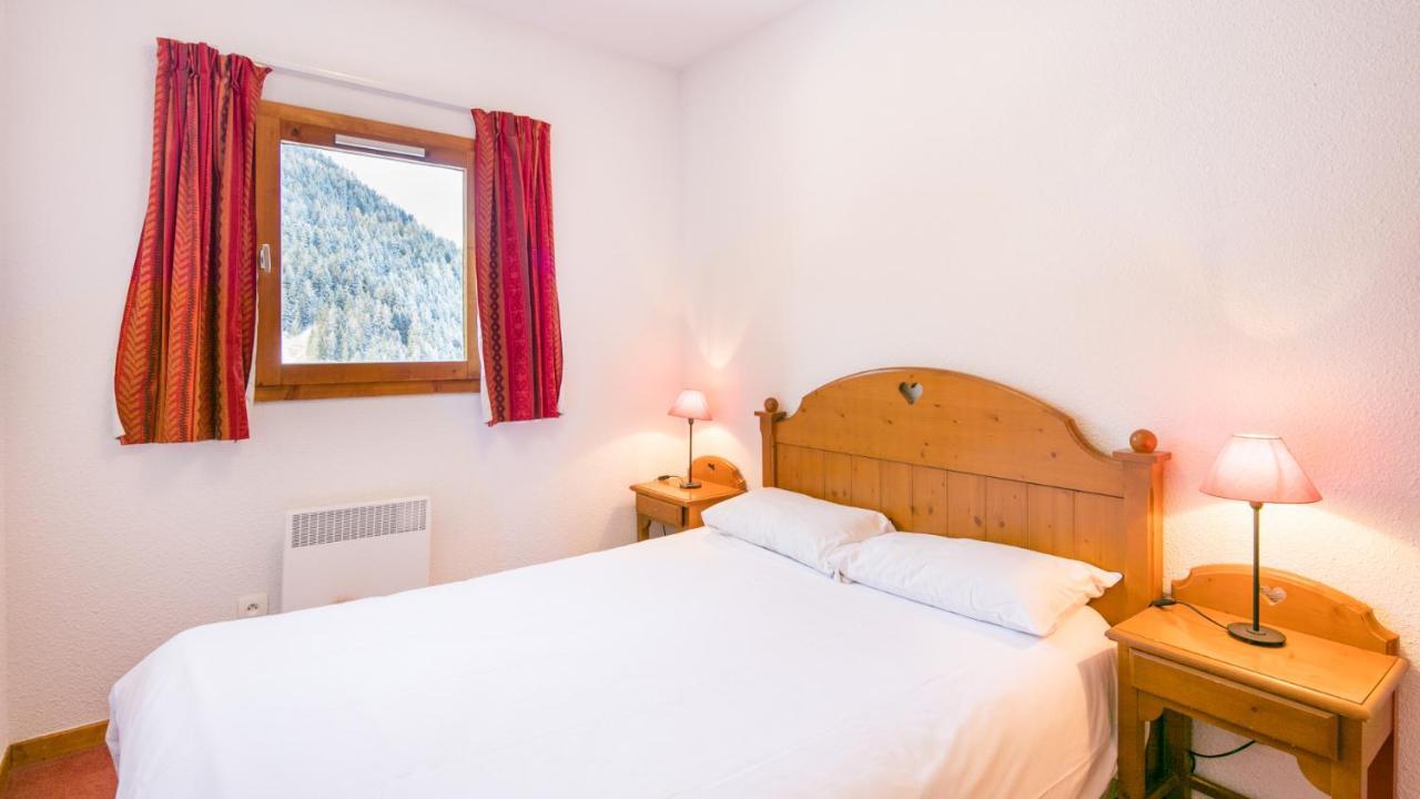 1 Bedroom Apartment sleeping area