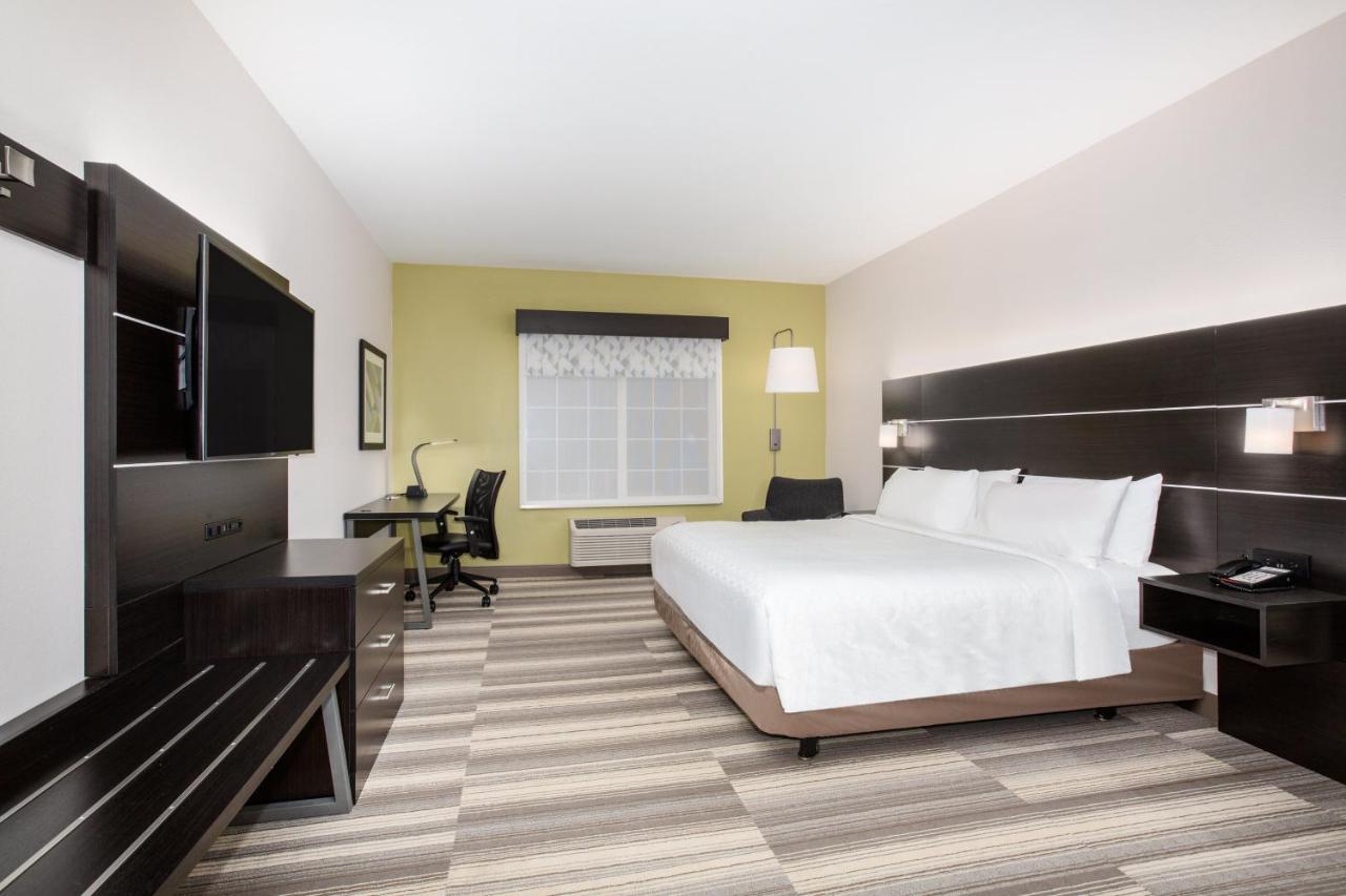 Standard King Room
