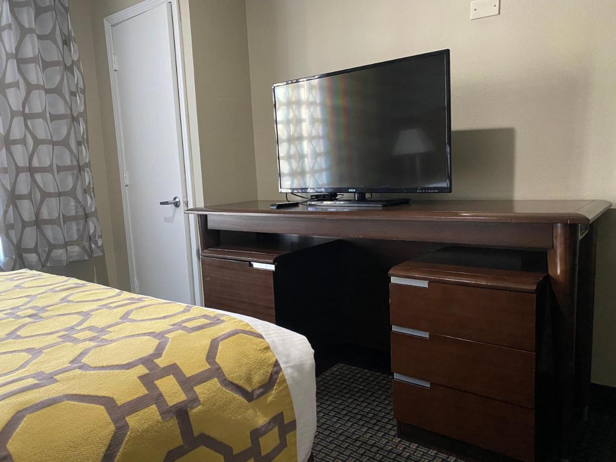 One-Bedroom Deluxe Suite Two Queen Beds Non-Smoking,991378771:JPEG