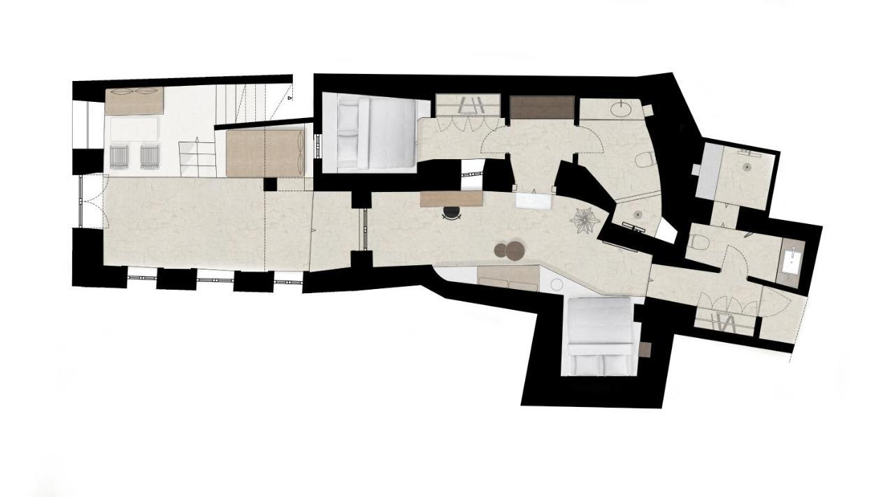 Senior Suite