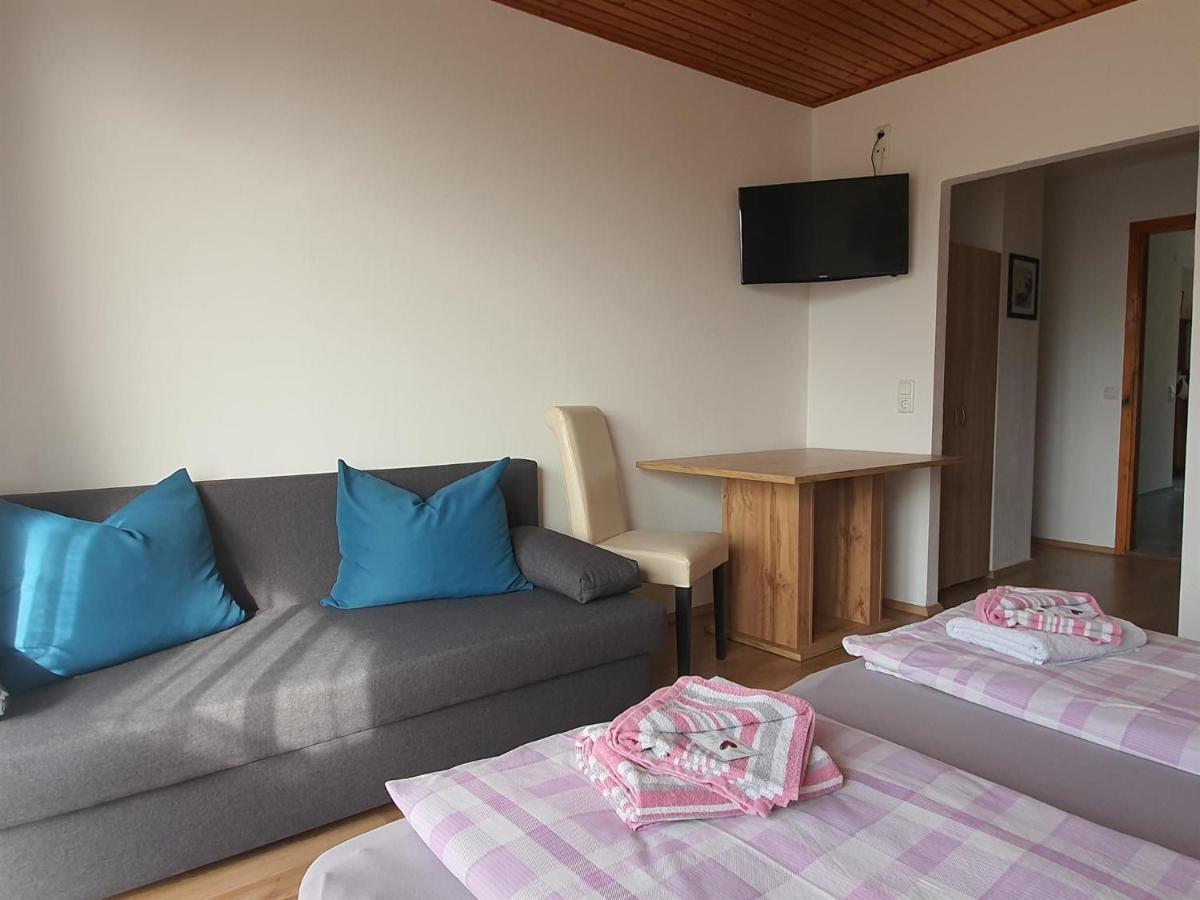 Doppelzimmer mit Balkon