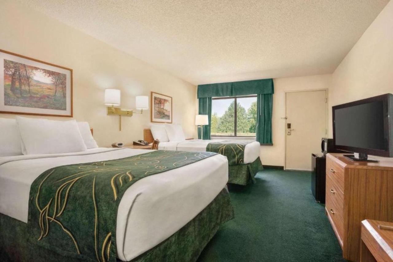 Double Room Two Double Beds Non-Smoking