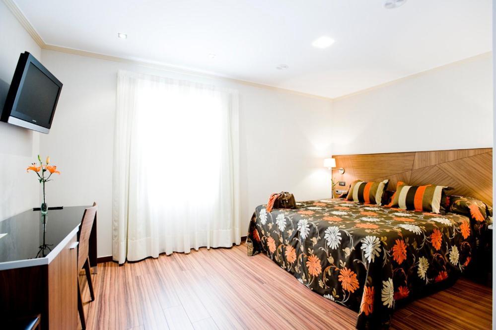 Deluxe Double Room with Shower