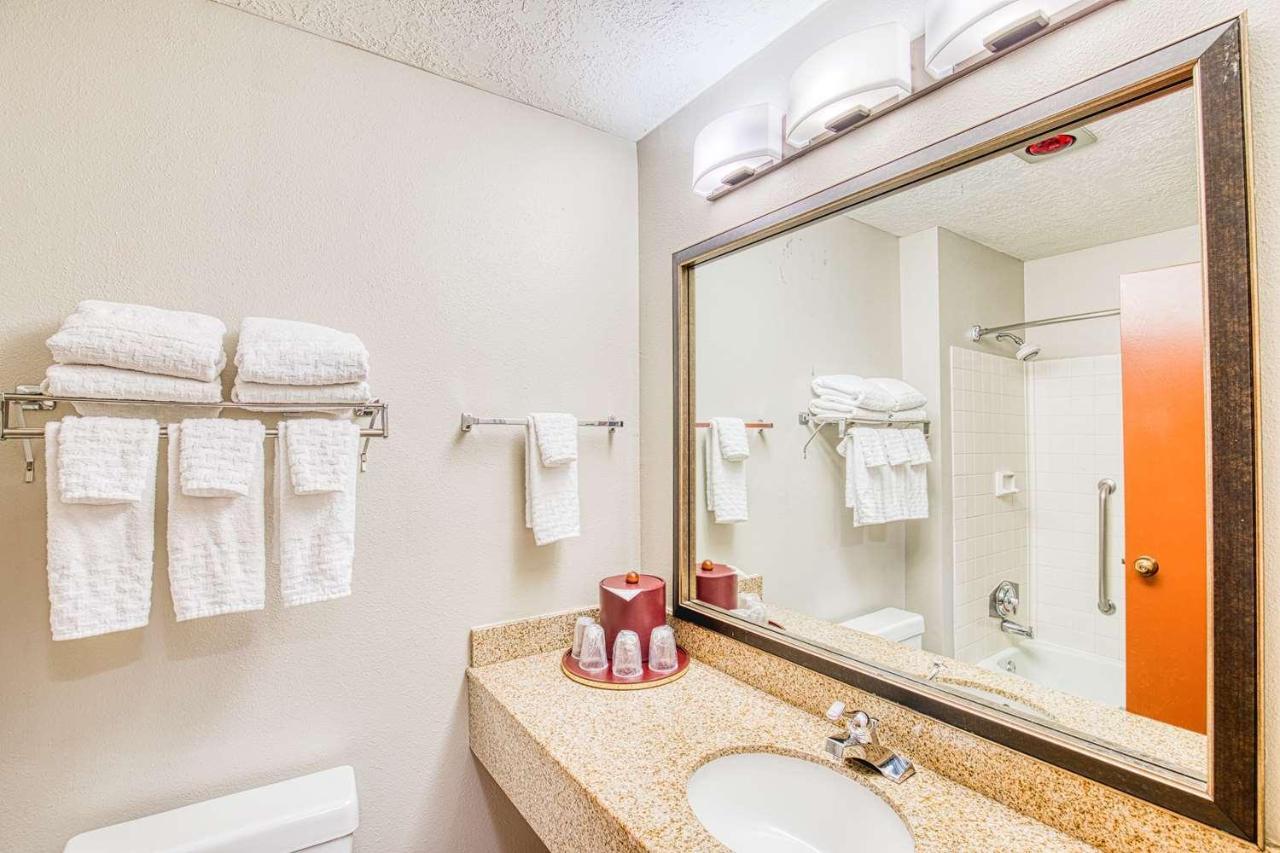 Queen Suite with Two Queen Beds