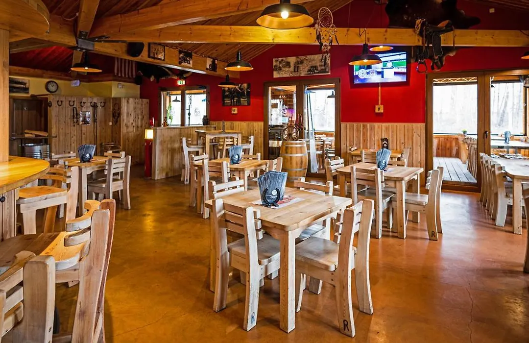 Roadcamp - American Motel & Sportsbar-1