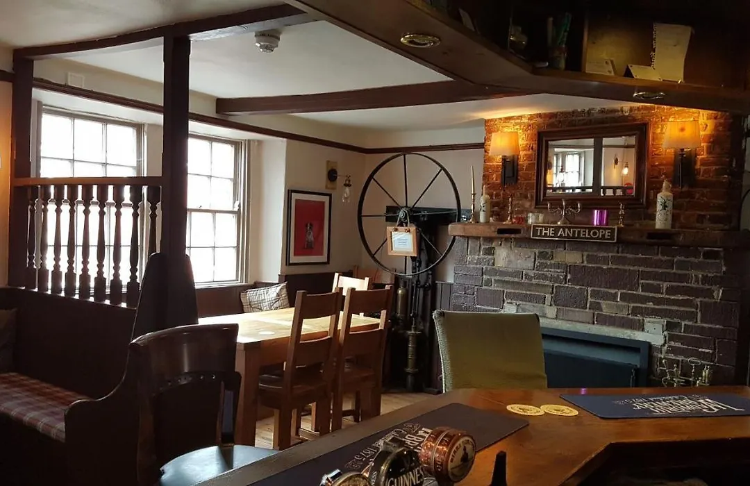 The Antelope At Upavon-1