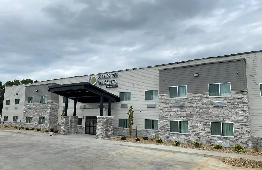 Cobblestone Inn & Suites - Forest City-1
