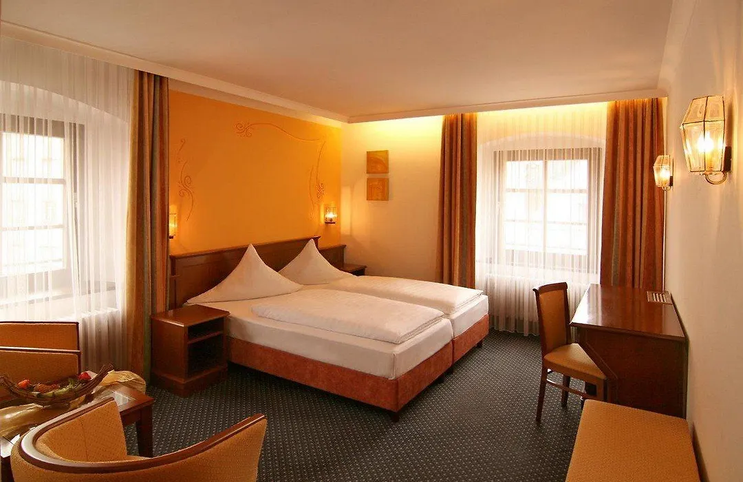Altstadthotel Arch-1