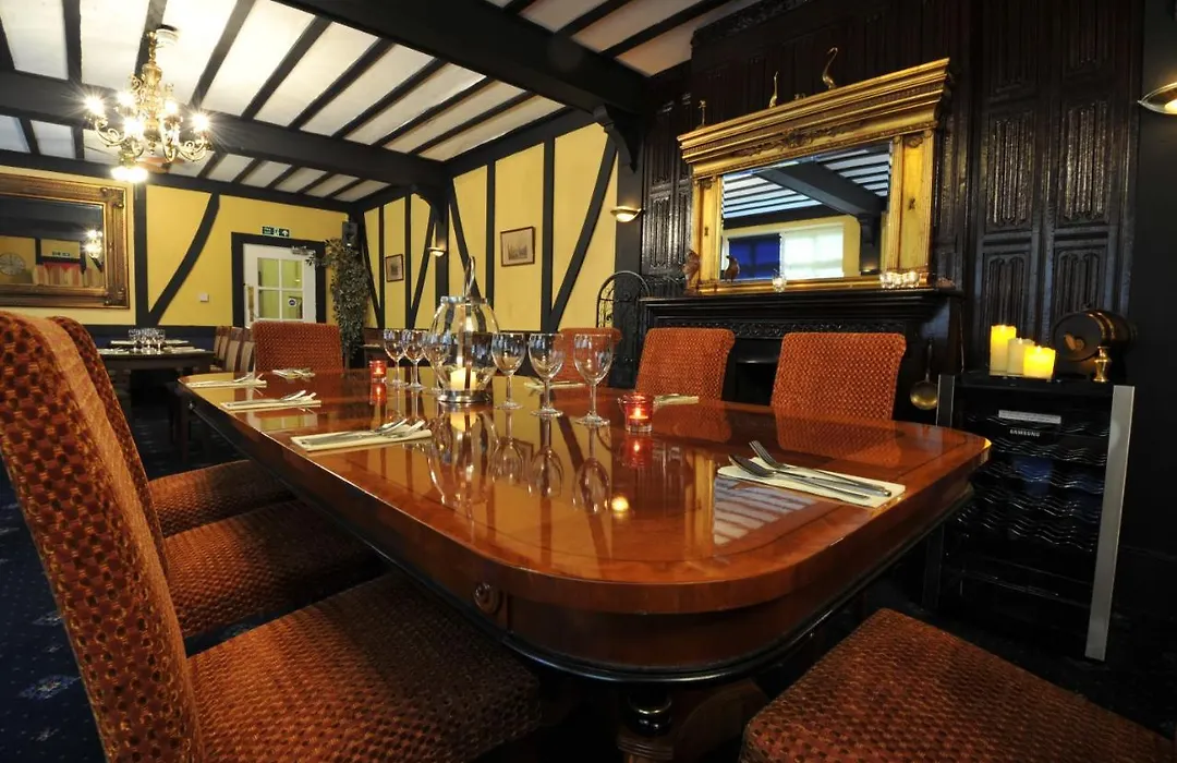 Crown & Cushion Hotel-1