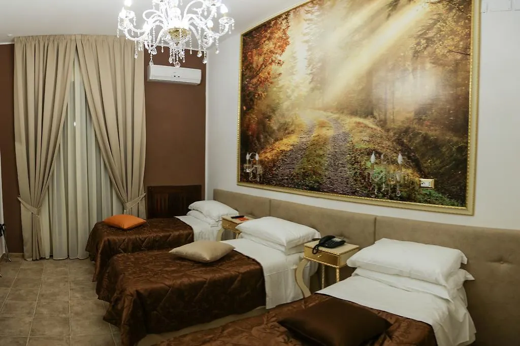 Hotel Des Artistes-1