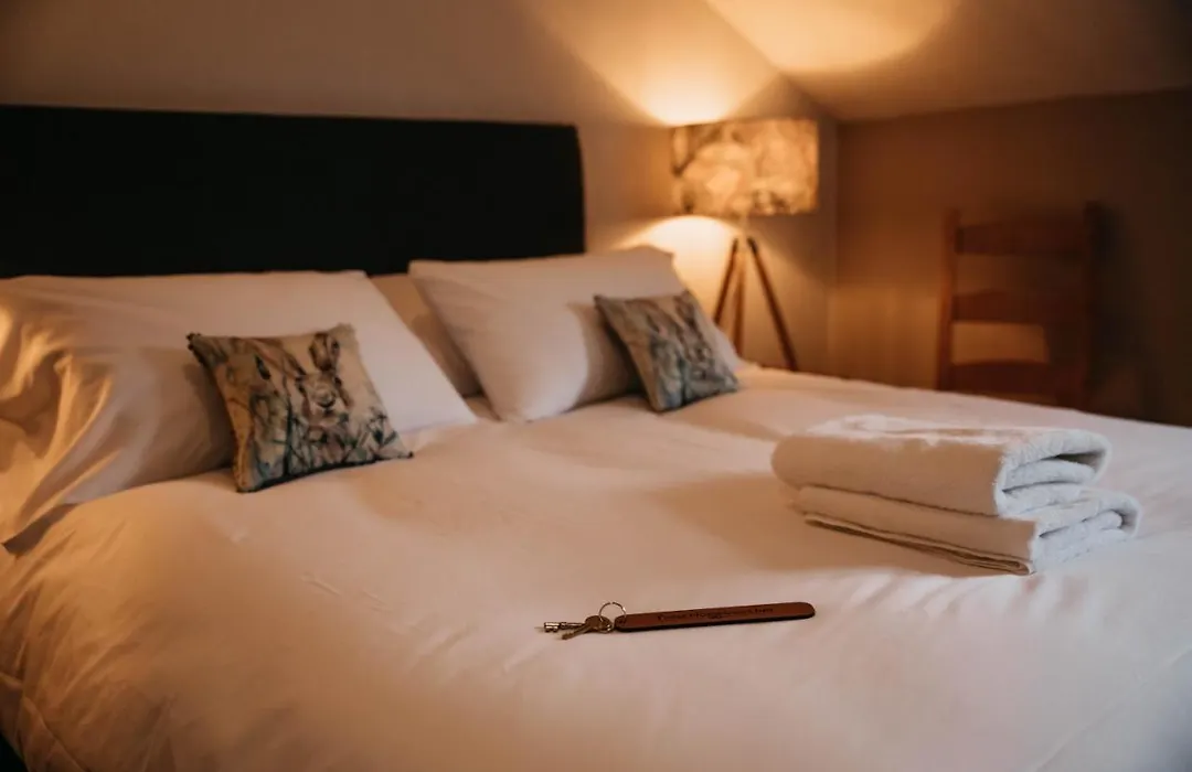 Three Horseshoes Inn-1