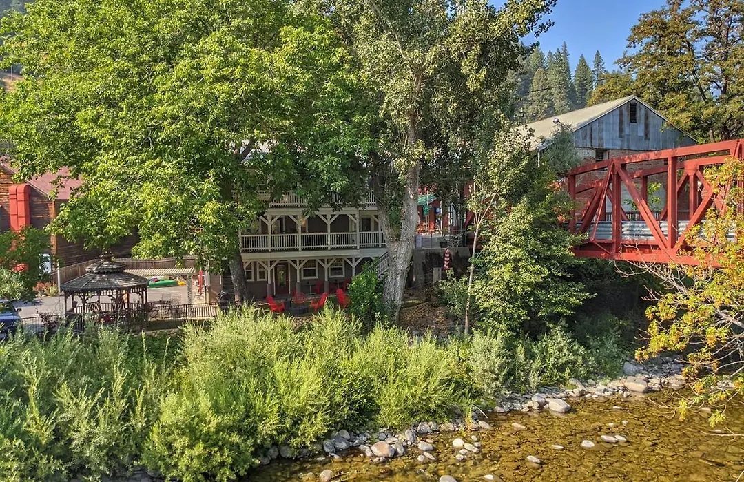 Carriage House Inn-1