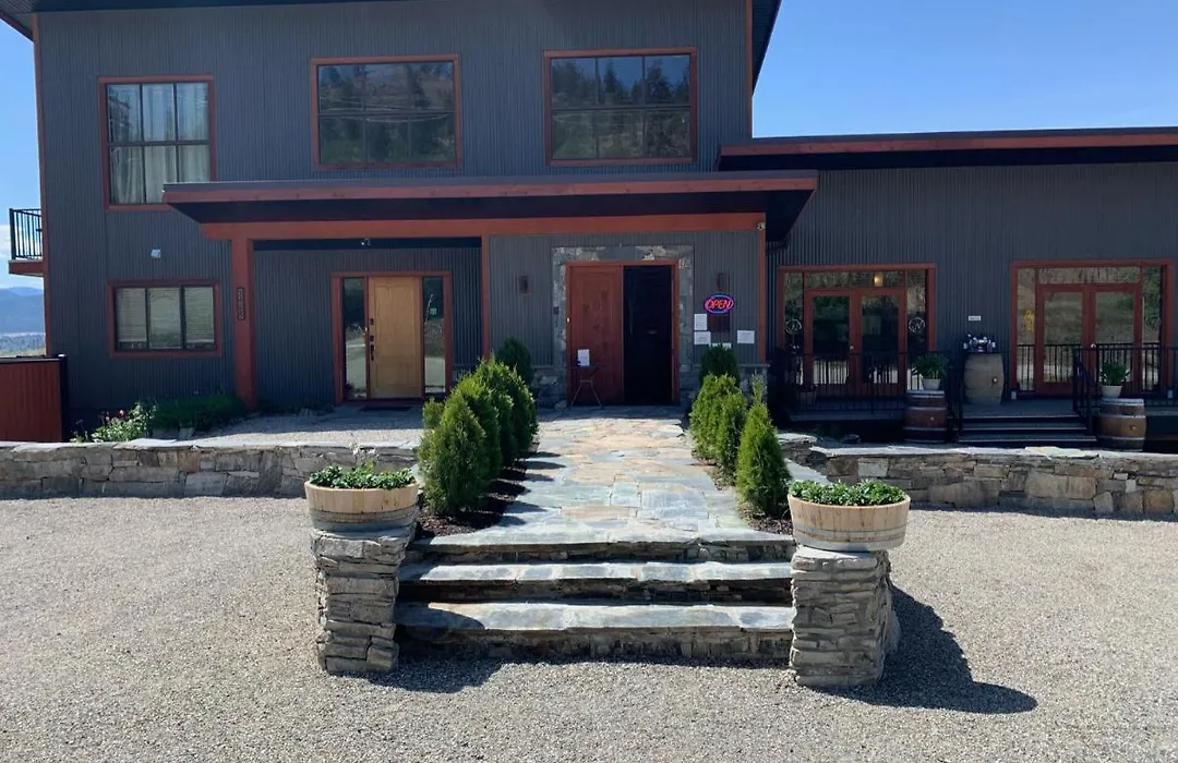 Wesbert Winery & Guest Suites-1