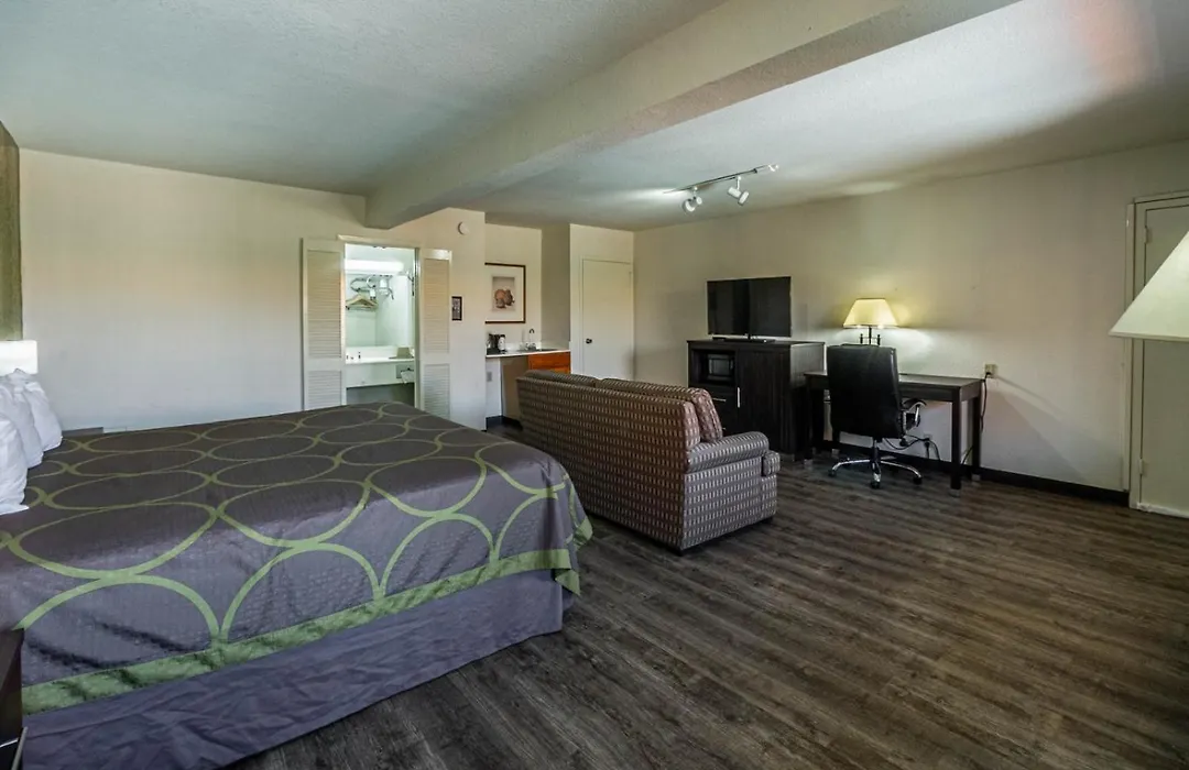 Super 8 By Wyndham El Paso Airport-1