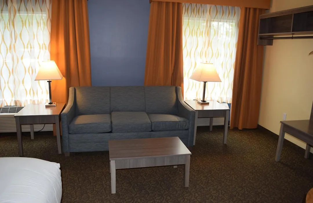 Days Inn By Wyndham Cadillac-1