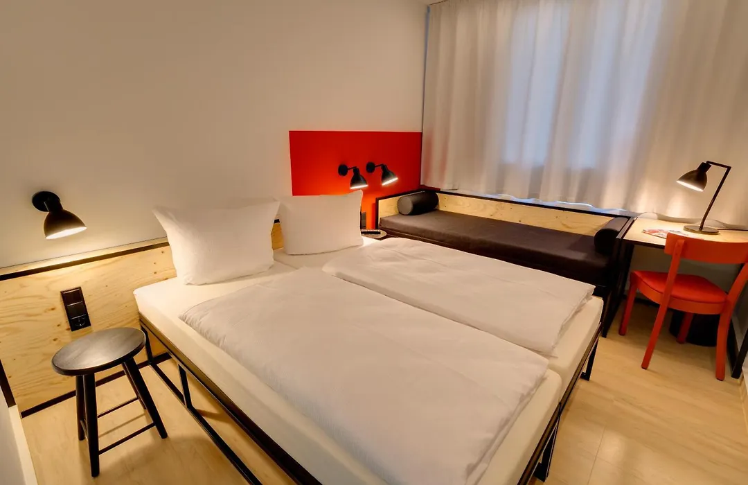 MEININGER Hotel Leipzig Hauptbahnhof-1