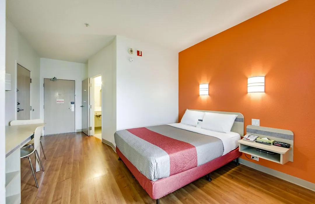 Motel 6-Brampton, On - Toronto-1