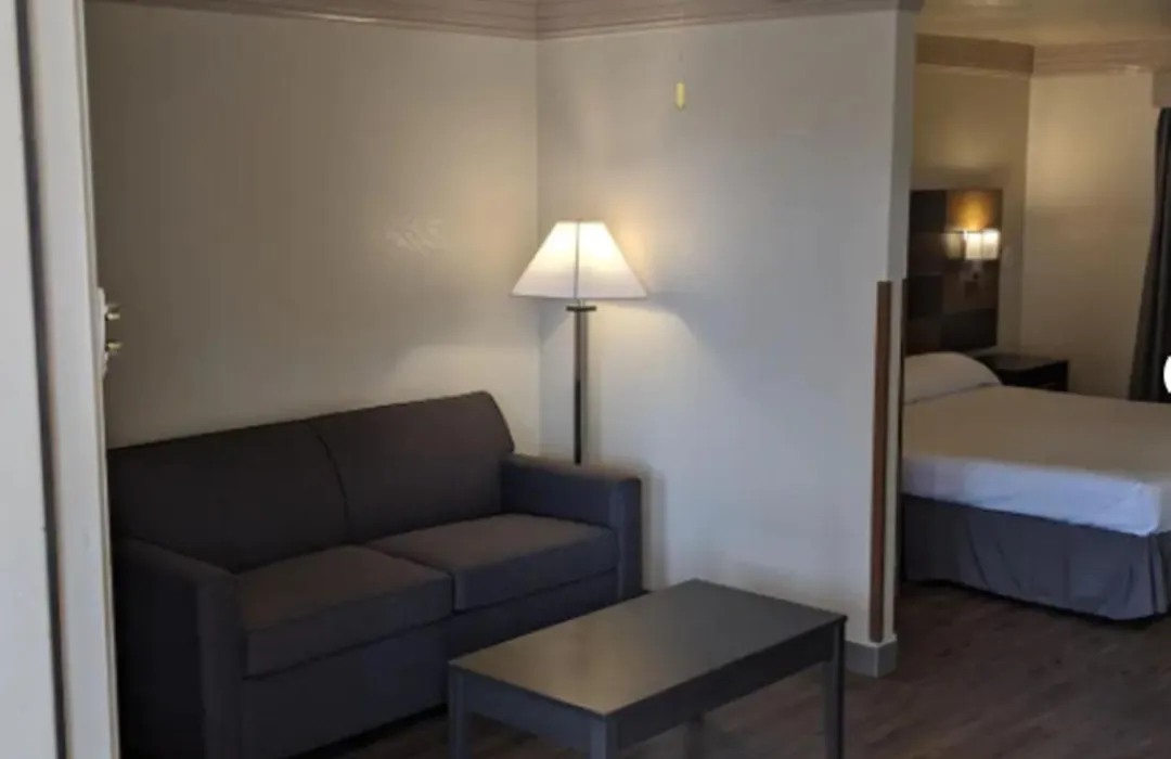 Atrium Inn-1