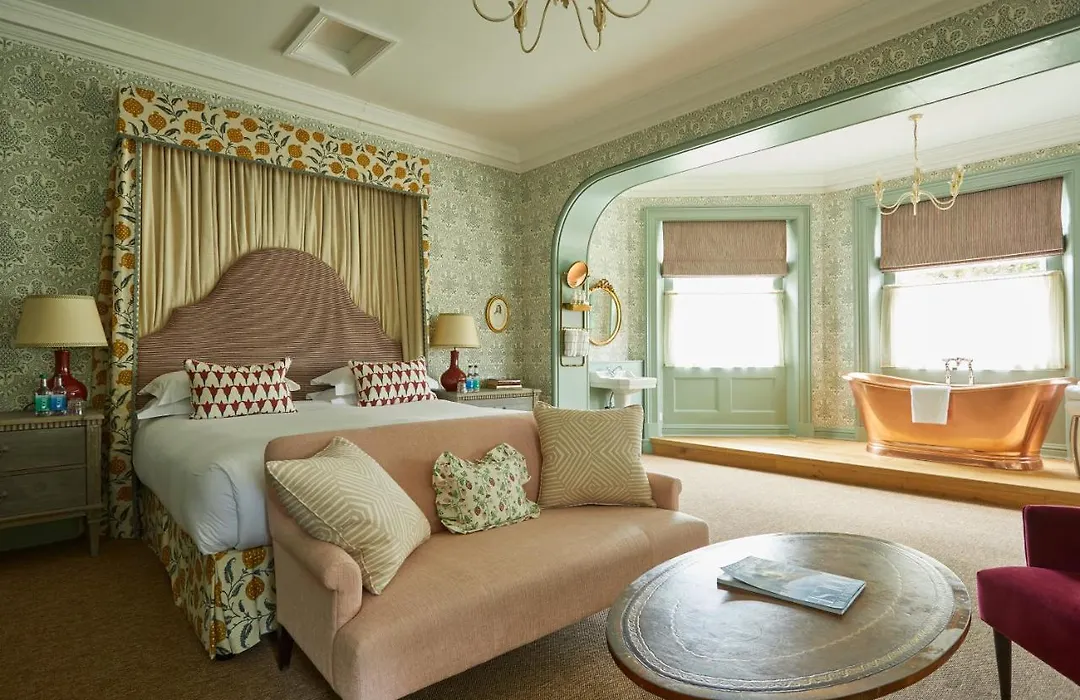 The Retreat, Elcot Park-1
