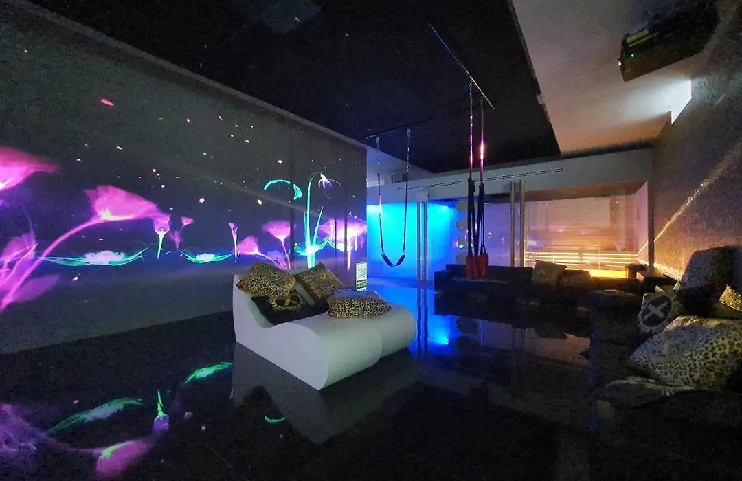 X Hotel-1