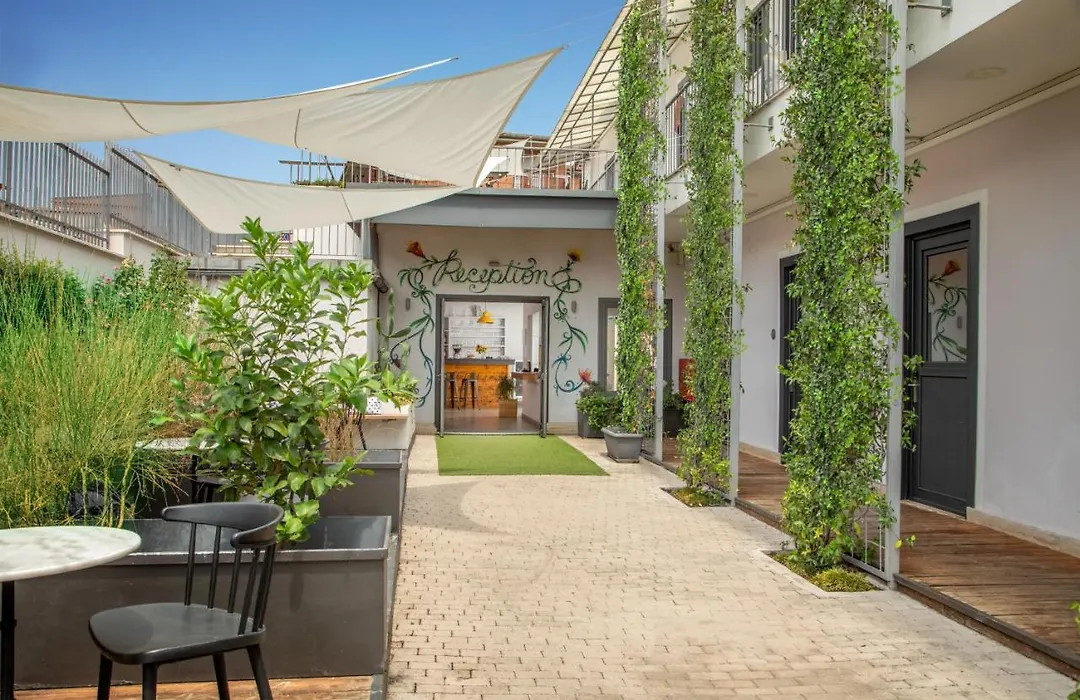Urban Garden Hotel-1