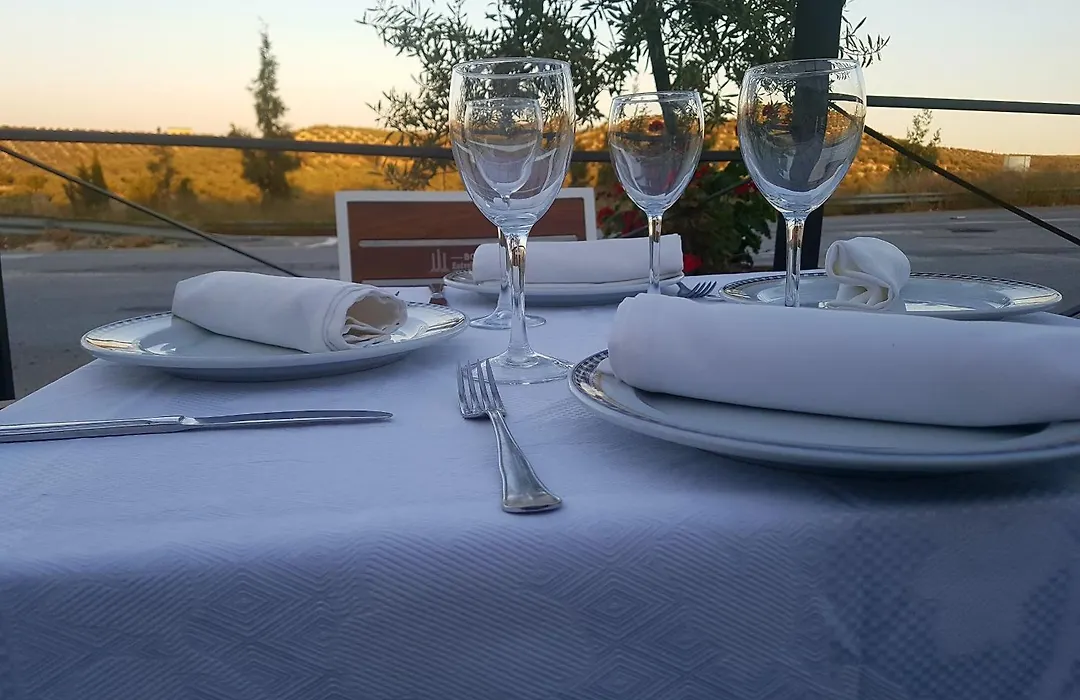 Albenzaire Hotel Asador-1