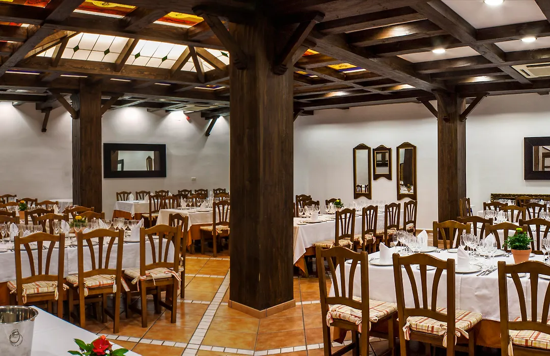 Albenzaire Hotel Asador-1