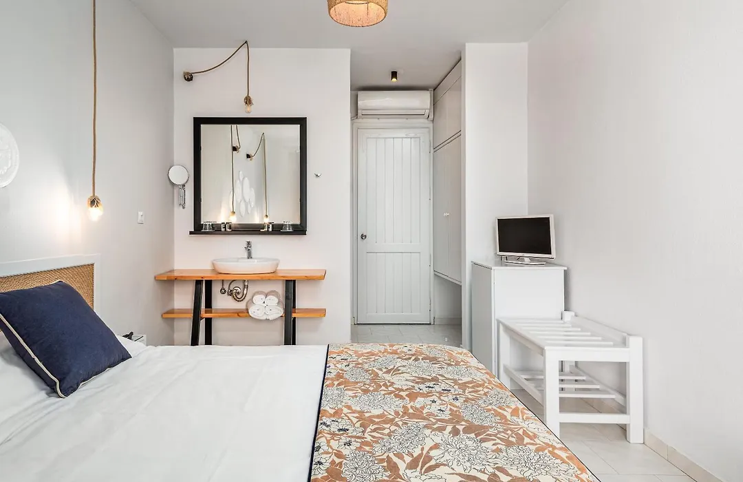 Mrs Chryssana Beach Hotel By Ghh (Adults Only)-1