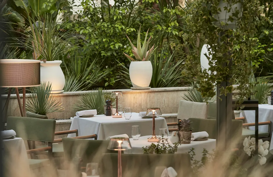Hôtel Barrière Le Gray d'Albion-1