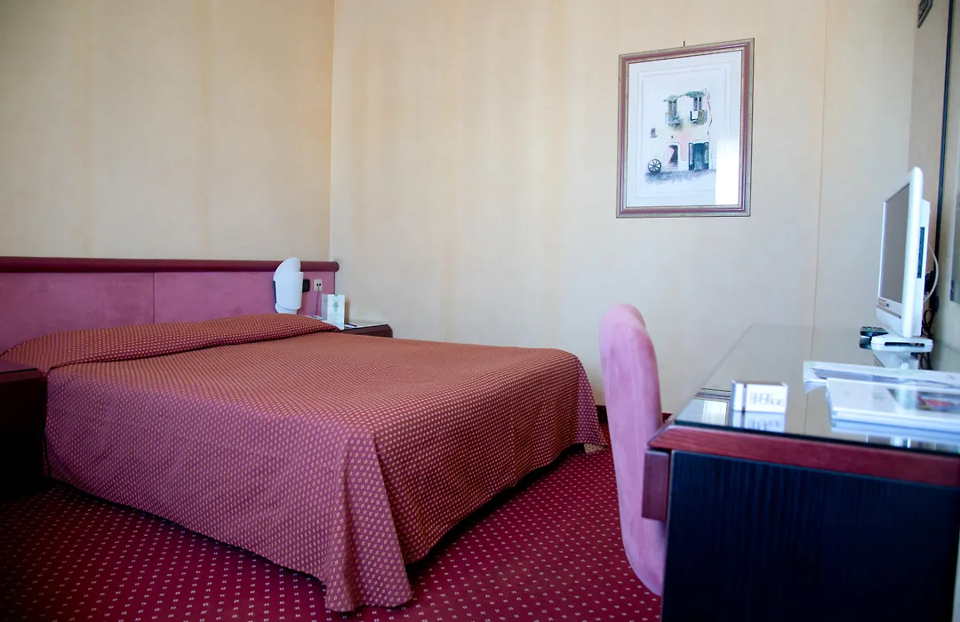 Hotel Boston-1