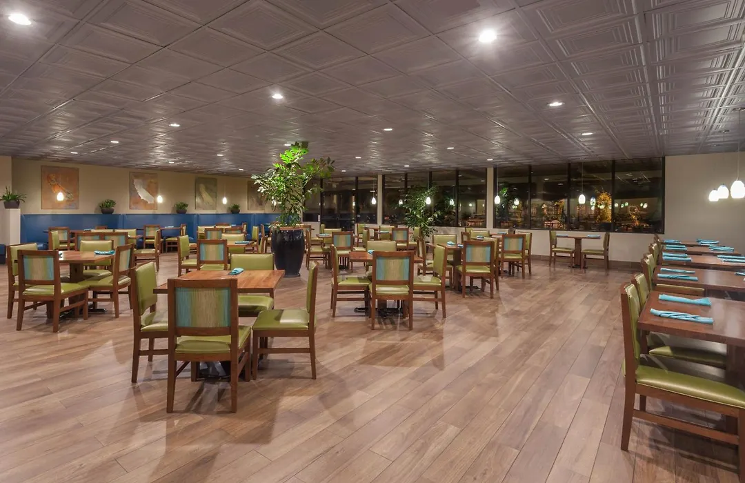 Wyndham Visalia-1