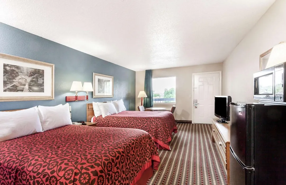Days Inn By Wyndham Nashville N Opryland/Grand Ole Opry-1