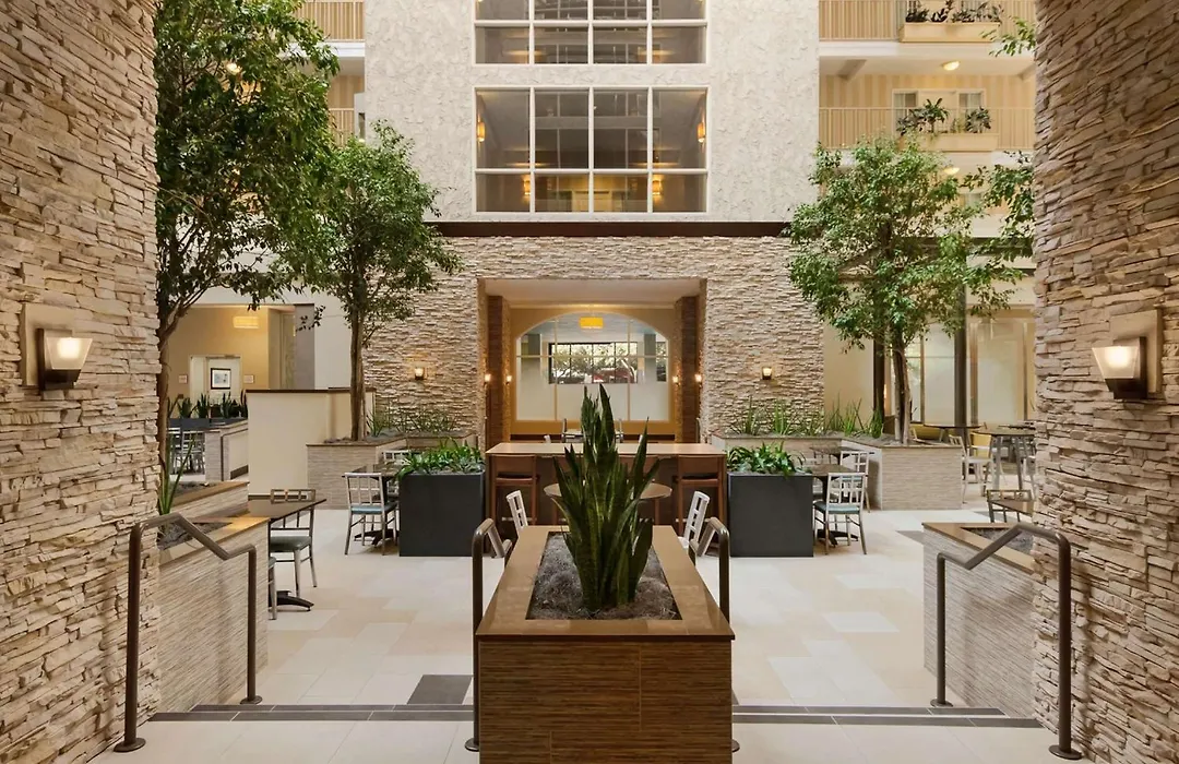 Embassy Suites By Hilton Dallas Market Center-1