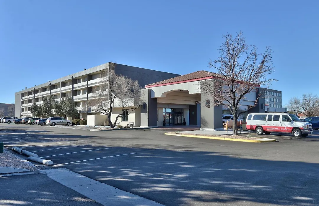 Ramada By Wyndham Albuquerque Midtown-1