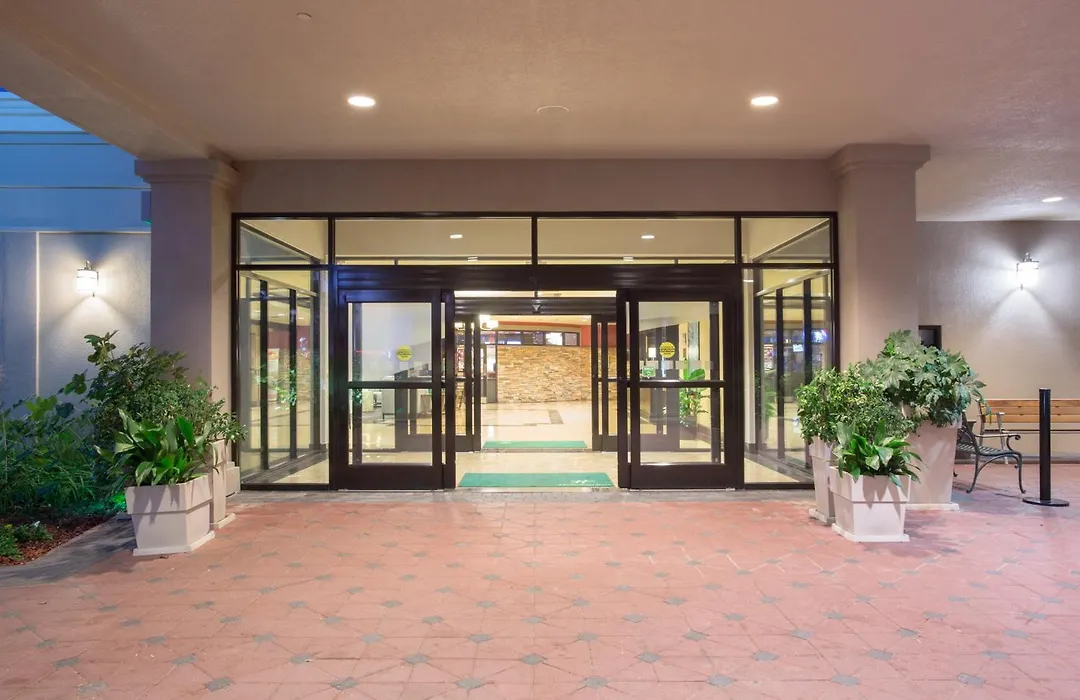 Wyndham Grand Executive Center Little Rock Airport-1