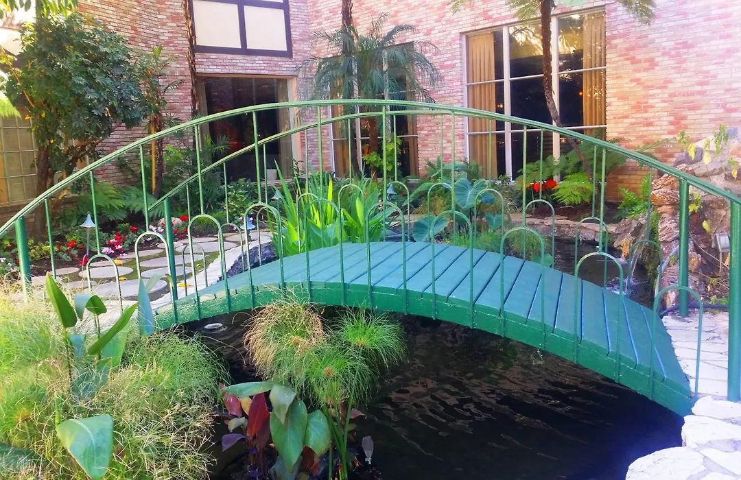 Anaheim Majestic Garden Hotel-1