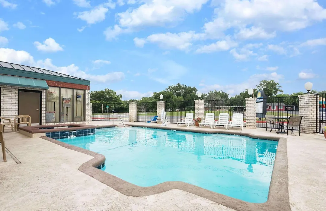 Days Inn By Wyndham New Braunfels-1